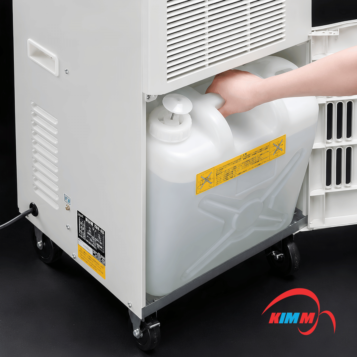 nước tạo ra từ máy hút ẩm